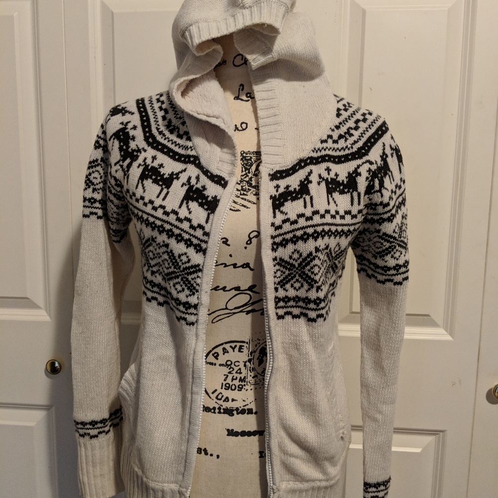 Fuzzy Hooded Cream Zip-Up Hoodie, Winter Pattern